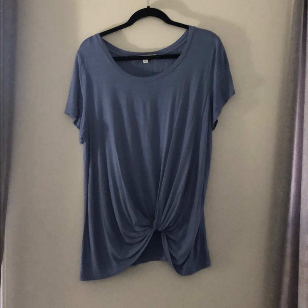 Cotton shirt with front tie effect